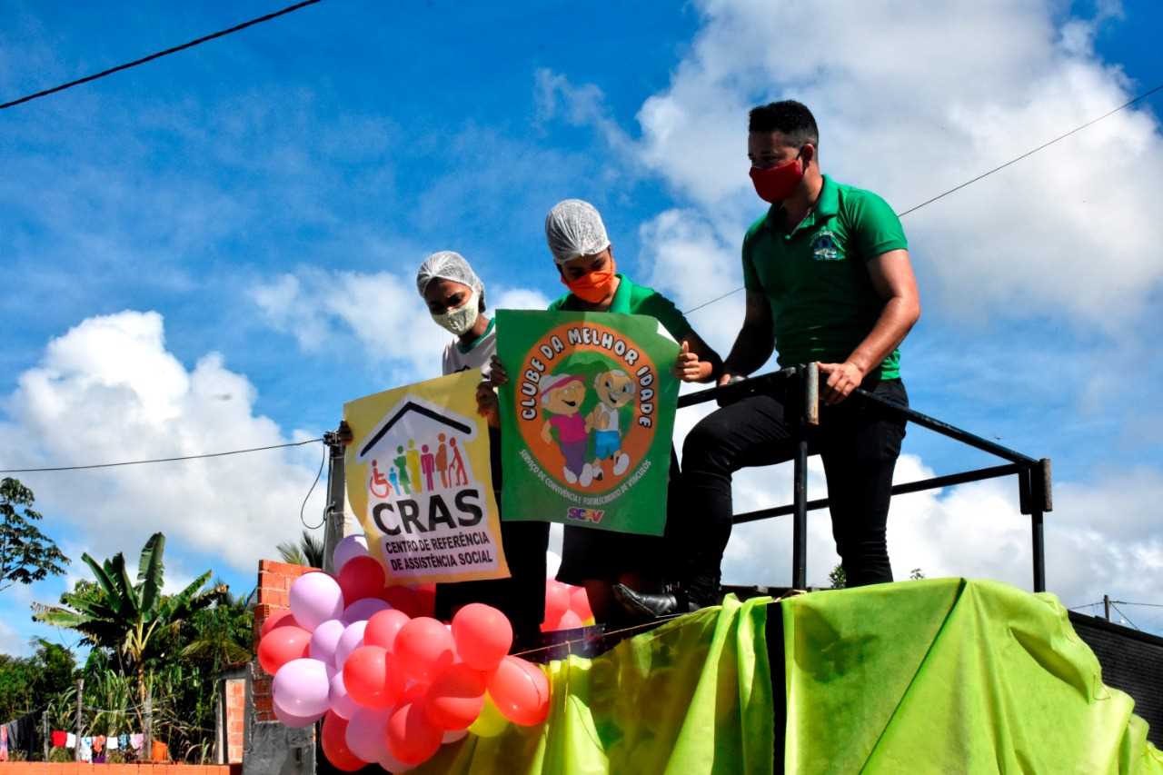 Camacã: Idosos do Clube da Melhor Idade são surpreendidos com homenagem da Secretaria de Assistência Social.
